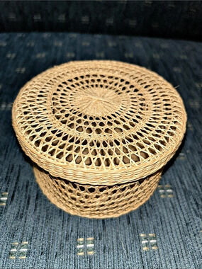 Woven Round Storage Basket with Lid